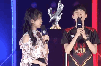 一撞成名 一撞成名